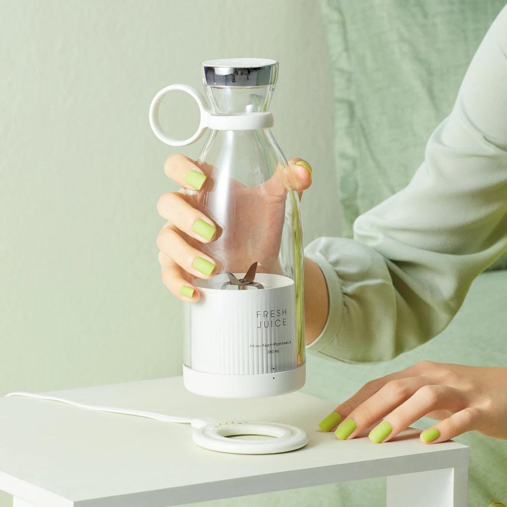 Personal Size Blender,  Battery Powered USB janaila